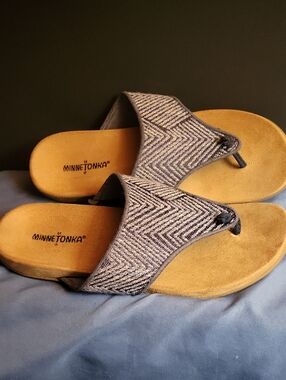 Minnetonka Chevron Toe-Post Sandals in Tan and Blue